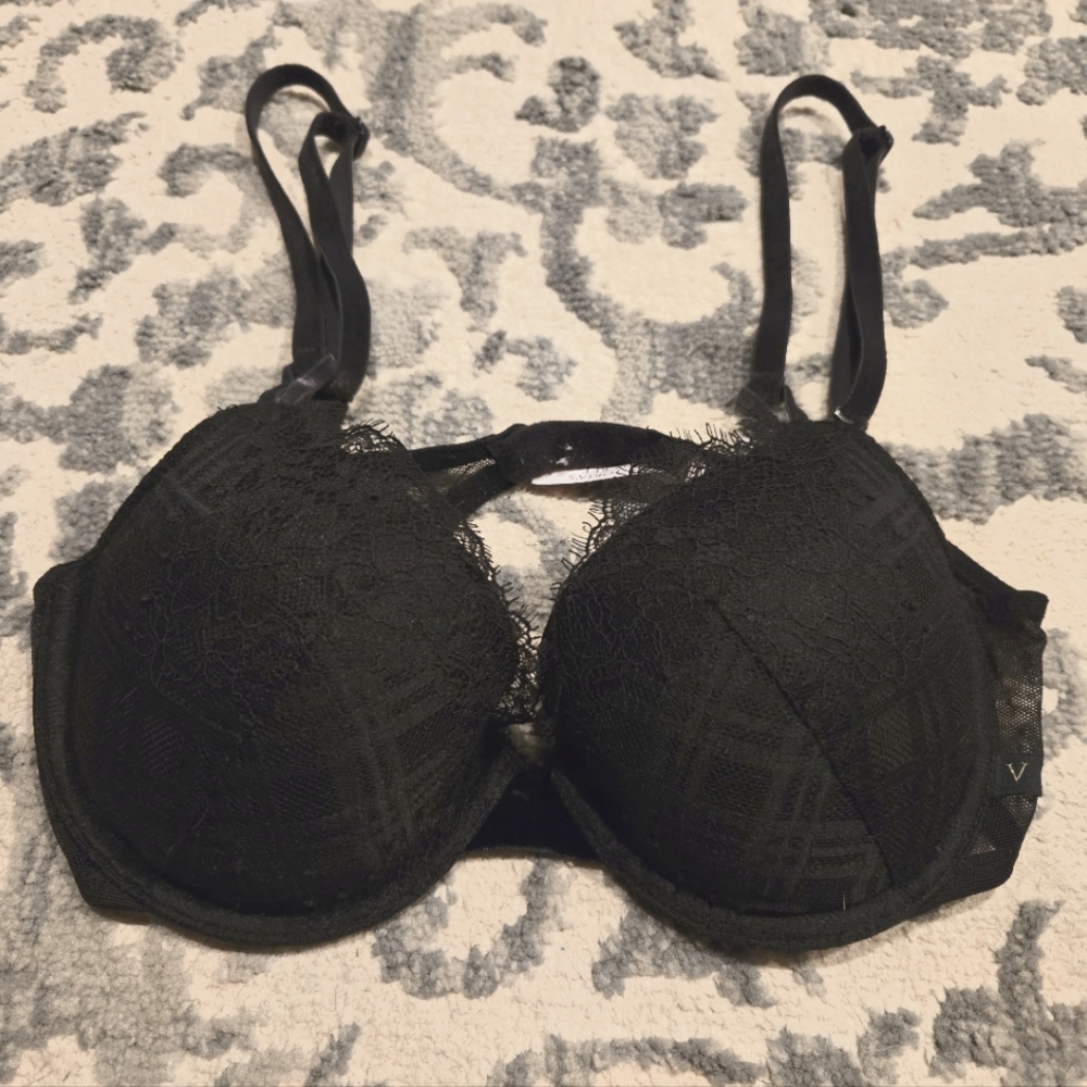 Victorias Secret Black Lace Body by Victoria Lined Demi/Demi-Buste Double Bra